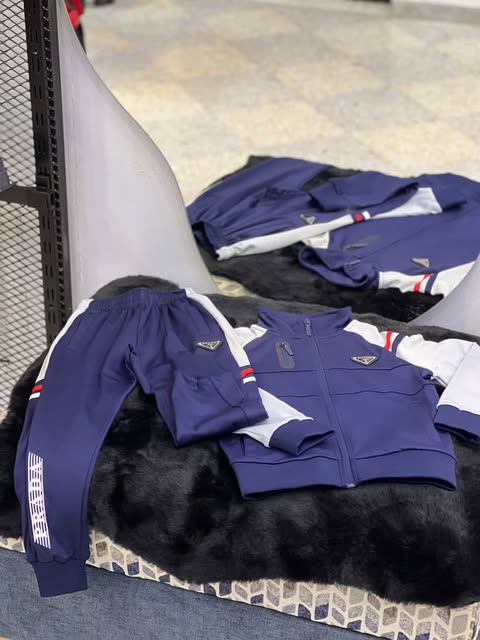 Ensemble Prada 2 pièces (veste + pantalon) – 6 à 14 ans