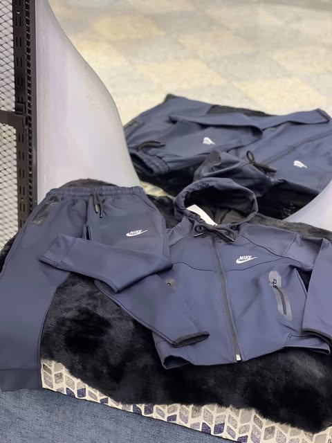 Survêtement Nike Tech 2 Pièces – Enfants (6 à 14 ans)