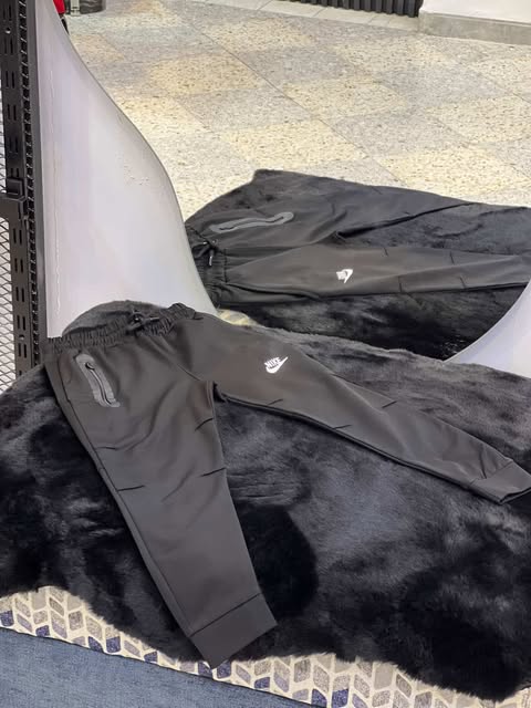 Survêtement Nike Tech 2 Pièces – Enfants (6 à 14 ans)