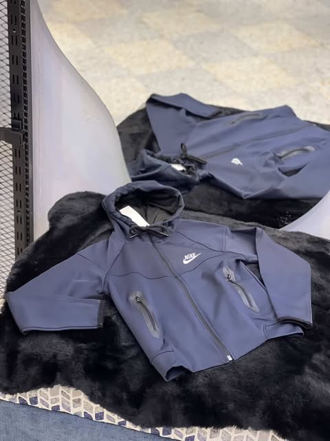 Survêtement Nike Tech 2 Pièces – Enfants (6 à 14 ans)