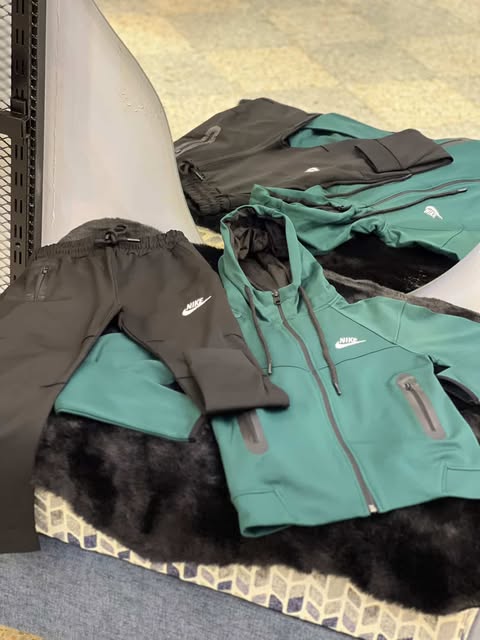 Survêtement Nike Tech 2 Pièces – Enfants (6 à 14 ans)