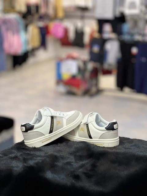 Burberry Shoes – Look Chic et Moderne